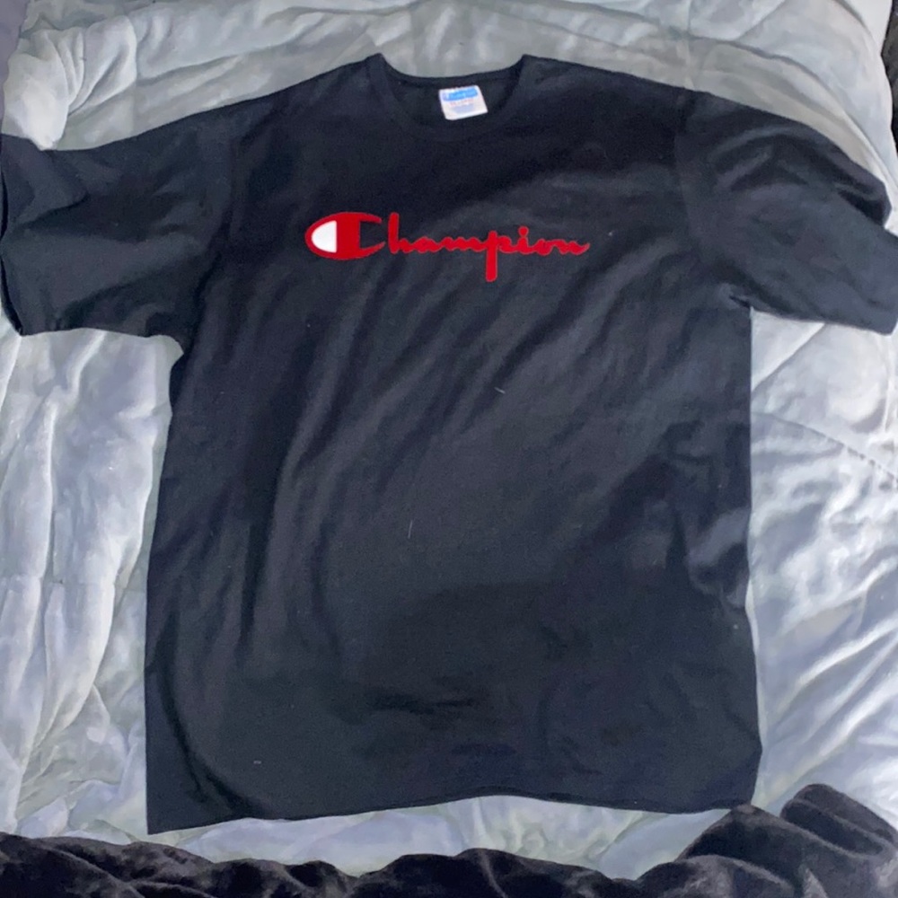 Champion T-shirt🖤